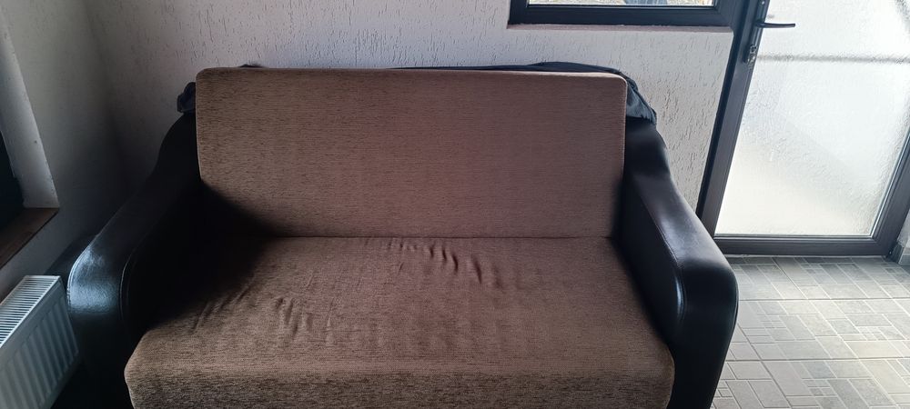 Vând urgent canapea extensibila