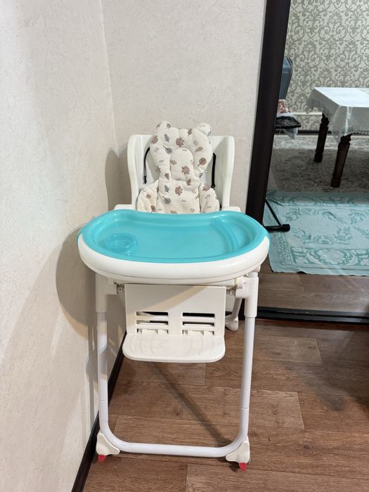 Детский стульчик для кормления