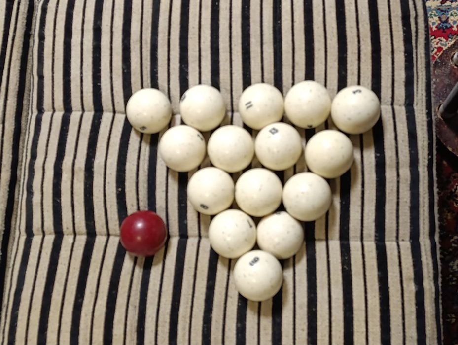 Продается отличном состоянии бильярдный стол.