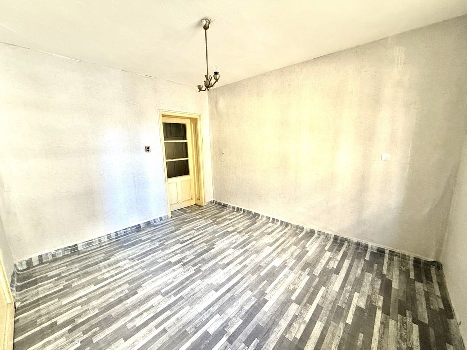 Продава се Етаж от къща в Варна, Базар Левски - 60 кв.м за 1411 €/кв.м - Снимка #11