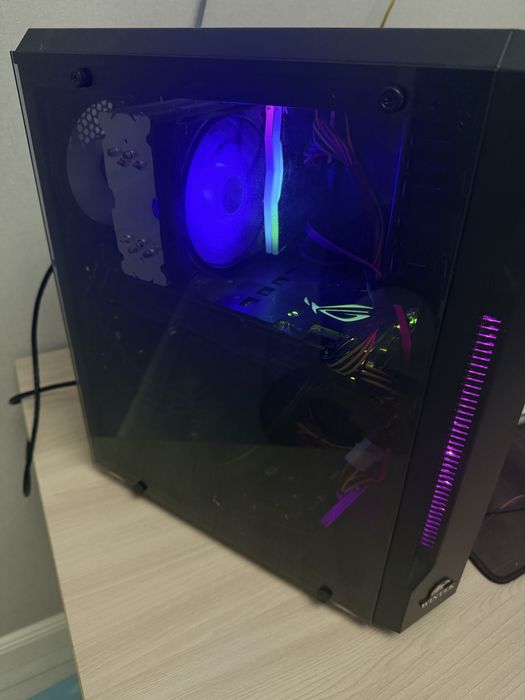 Продаю хороший комп на интеле!