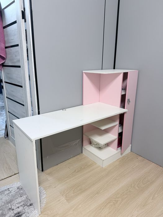 Стол парта розовая