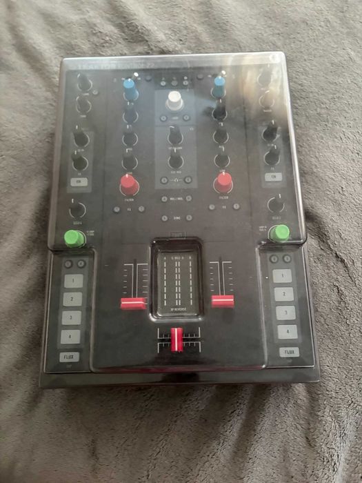DJ Mixer NI Traktor Z2 scratch Native Instruments