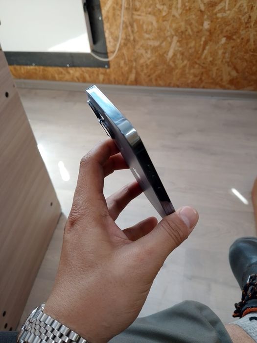 Продам айфон 13 про