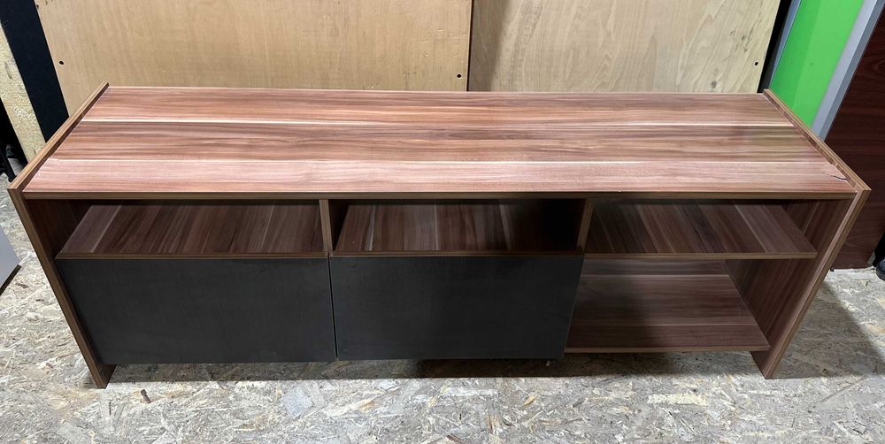 Comoda 1,52 m cu usi si rafturi de depozitare; Comoda TV pentru living