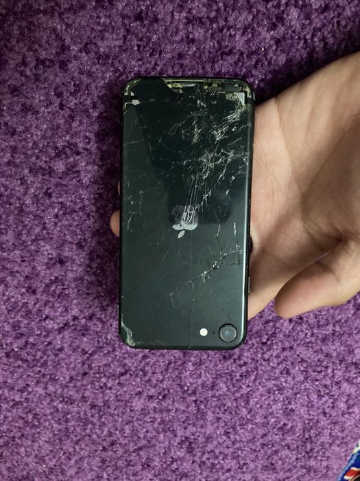 iPhone SE 2020. Продам или обмен.