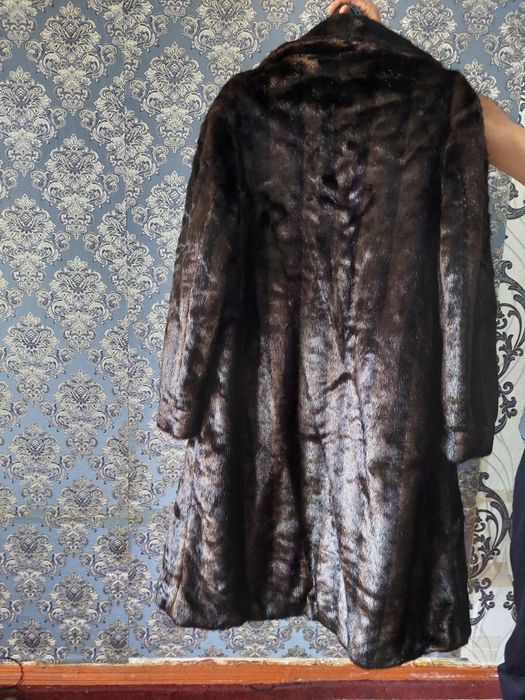 Черный шуба длинный