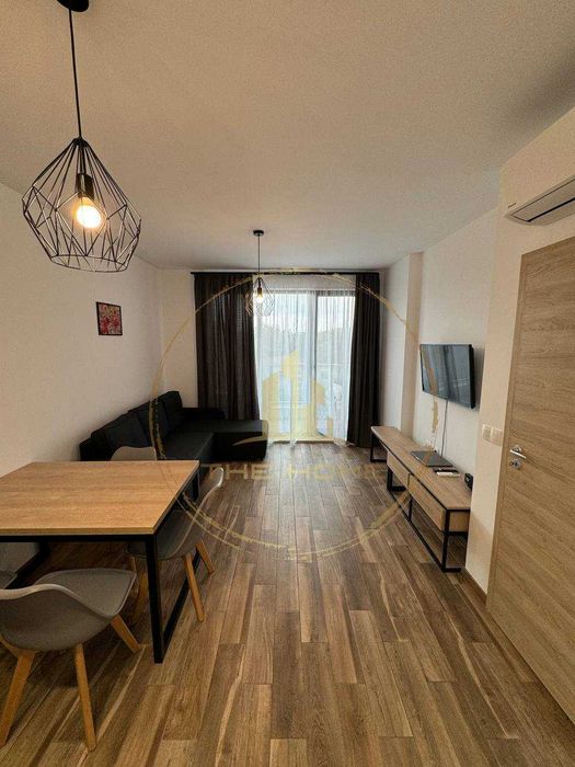 Дава се под наем Двустаен апартамент в к.к. Св.Св. Константин и Елена - 60 кв.м за 900 € - Снимка #2