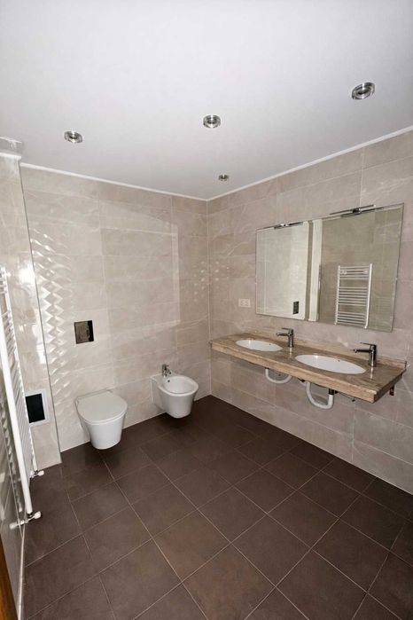 Дава се под наем Офис в Пловдив, Кършияка - 200 кв.м за 1645.77 € - Снимка #17