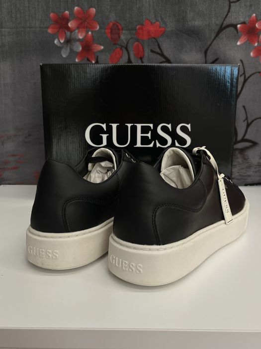 Обувки Guess VICE