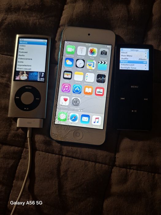 Vand lot ipoduri piese