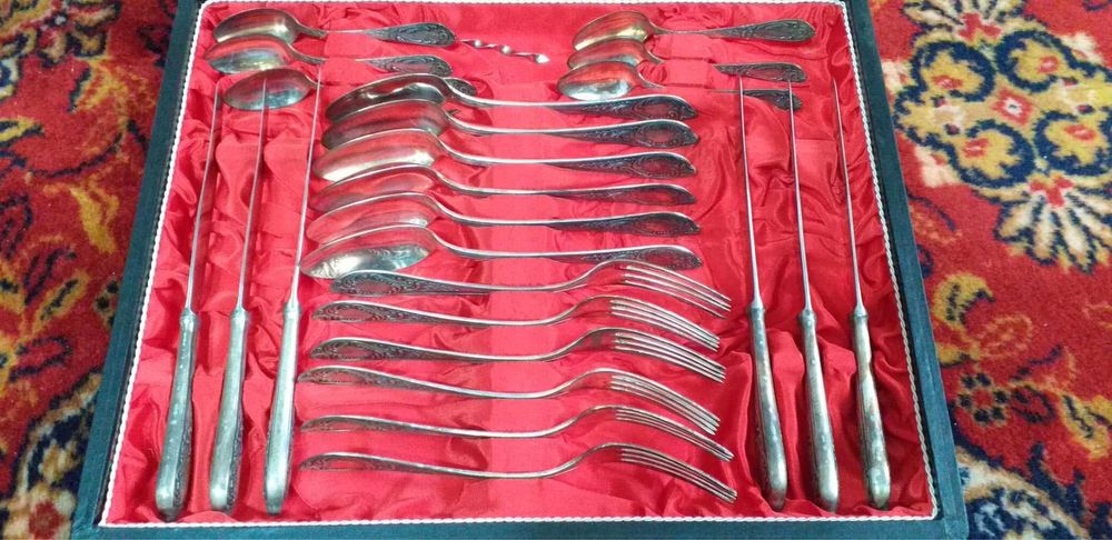 Vand set suflat cu argint!!!