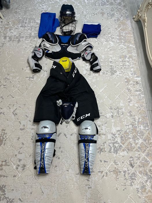 Продам компоект хоккейной формы