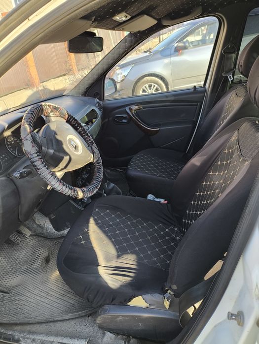 Продам Рено Логан 1 пок. 2014г.