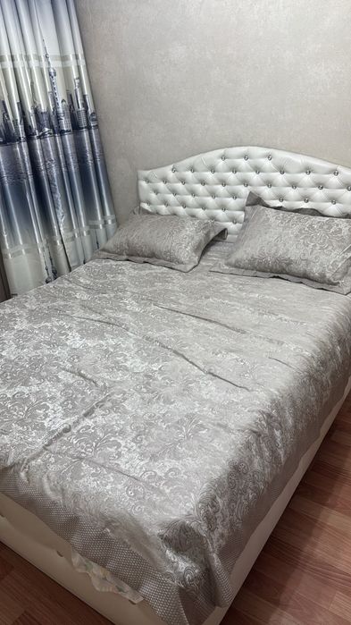 кровать двуспальная