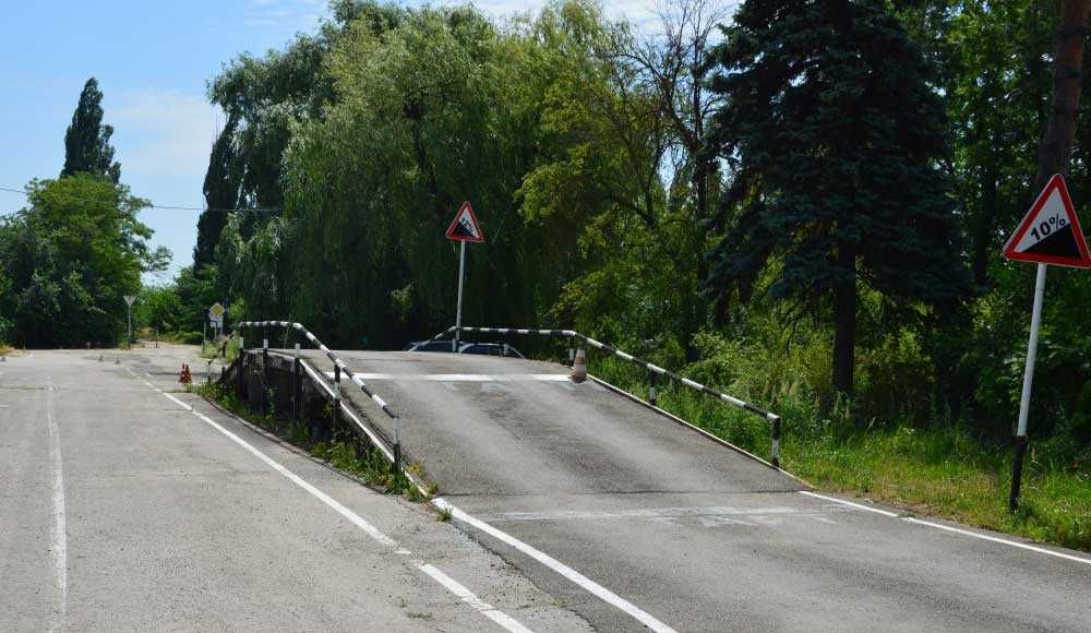 Русский  мужчина  авто-инструктор. Учу с нуля.