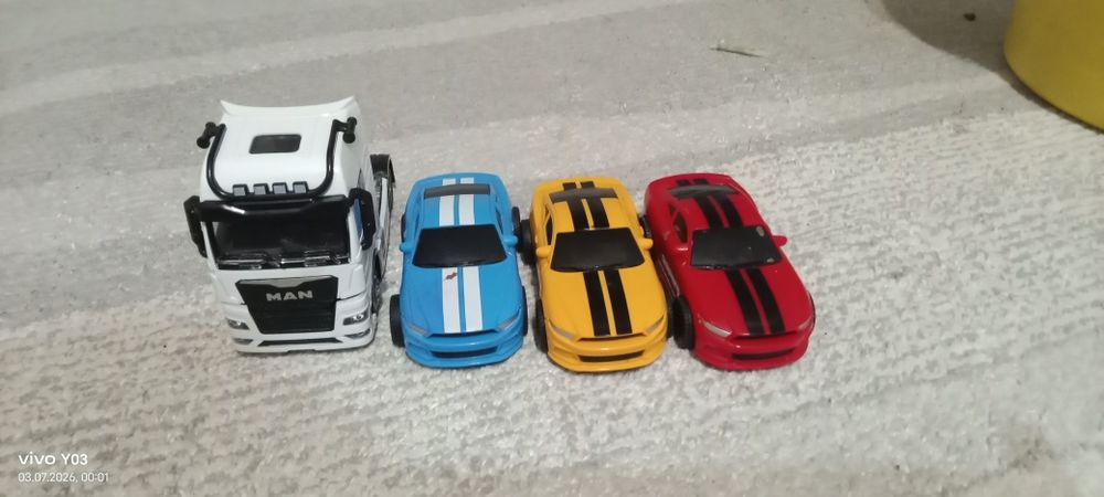 Продам машинки,игрушки