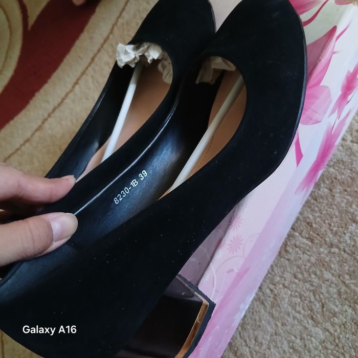 Jenskiy zamsh tufli sotiladi