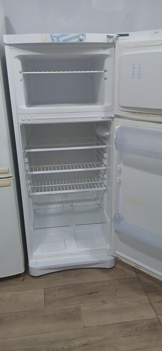 Продам полностью рабочий холодильник