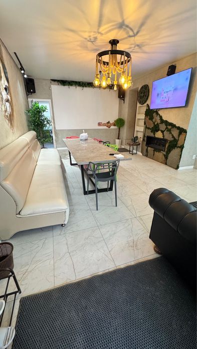 Баня с уличным бассейном, беседка