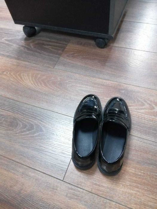 Pantofi casual din  piele lacuita