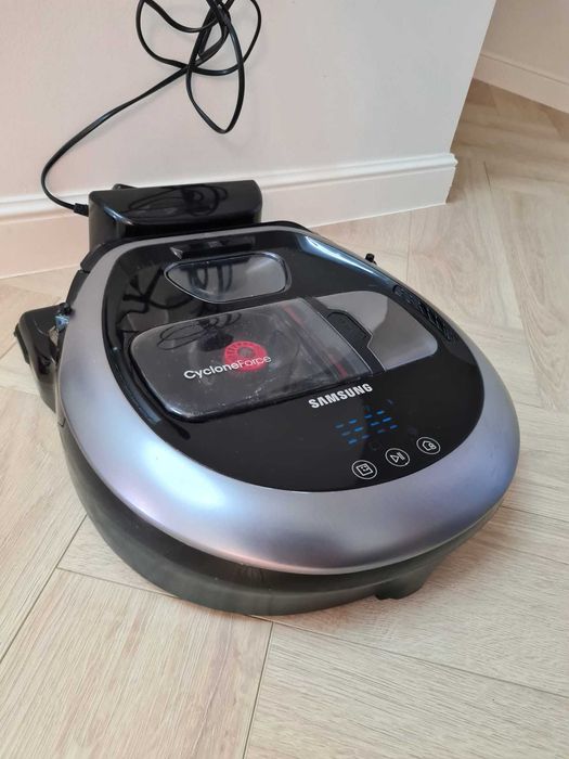 Vand aspirator robot Samsung POWERbot VR7000, ambalaj original, stare perfecta, conexiune wifi si telecomanda