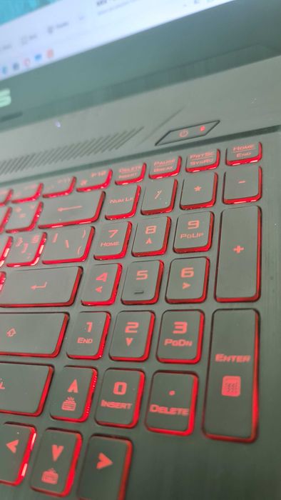 Asus tuf  fx705g / 17.3 / i5 9300h