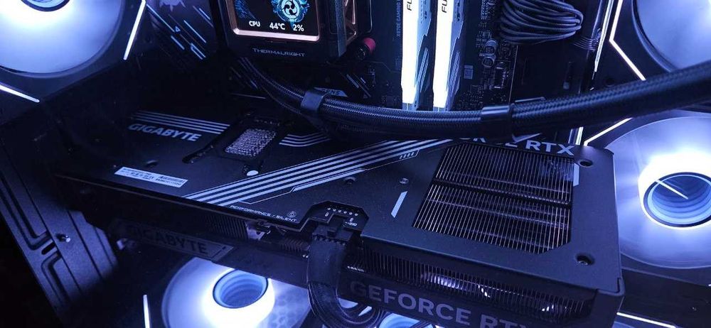 GIGABYTE RTX 5080 WINDORCE OC SFF 16G с 3г. Гаранция