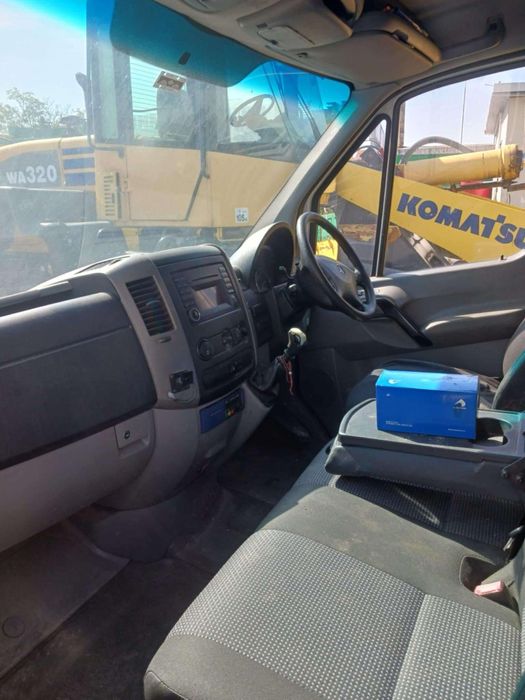 Буса се продава на части!Работеща хладилна камера!