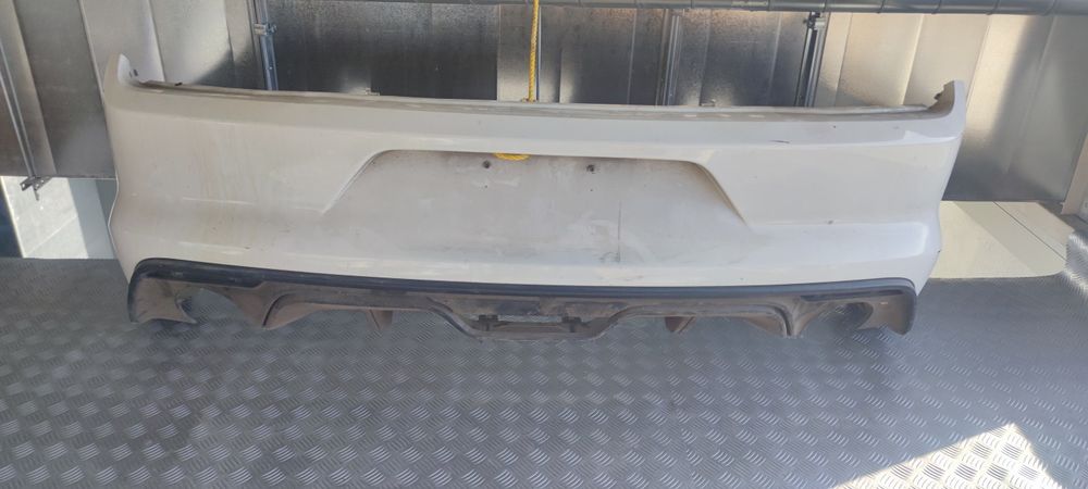 Оригинална задна броня на FORD MUSTANG 2016 г