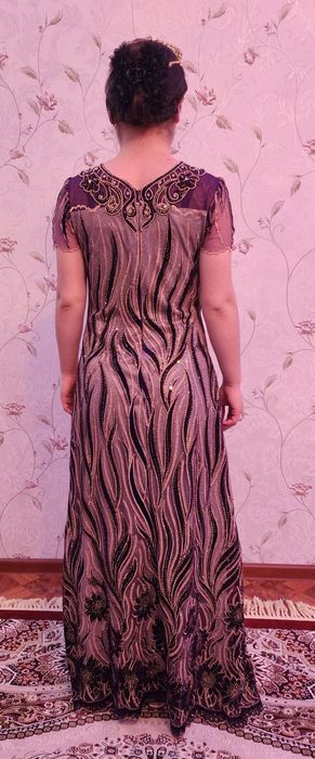 Kelinlar uchun oqshom libosi