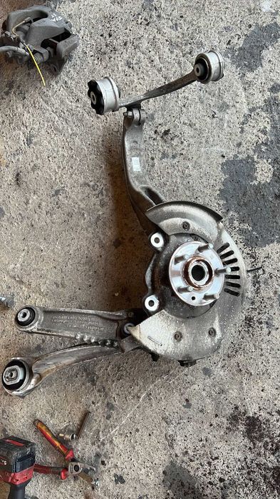 Fuzeta stanga  dreapta fata Jaguar F-Pace 2.0 D 204DTH si alte piese