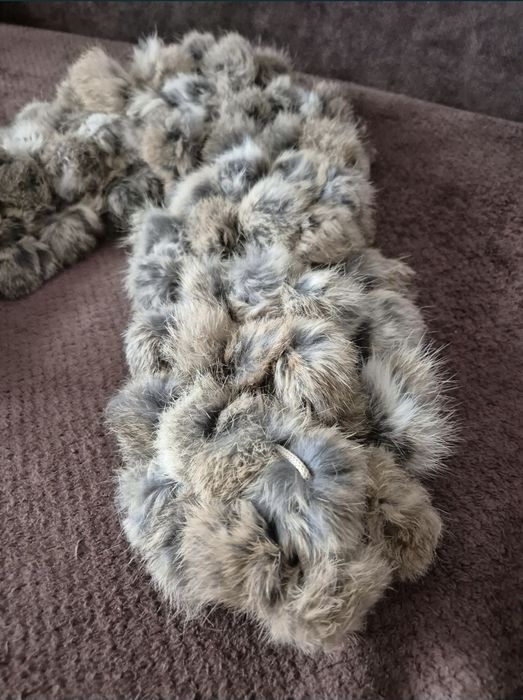 Eșarfă Elegantă din Blană Naturală de Iepure