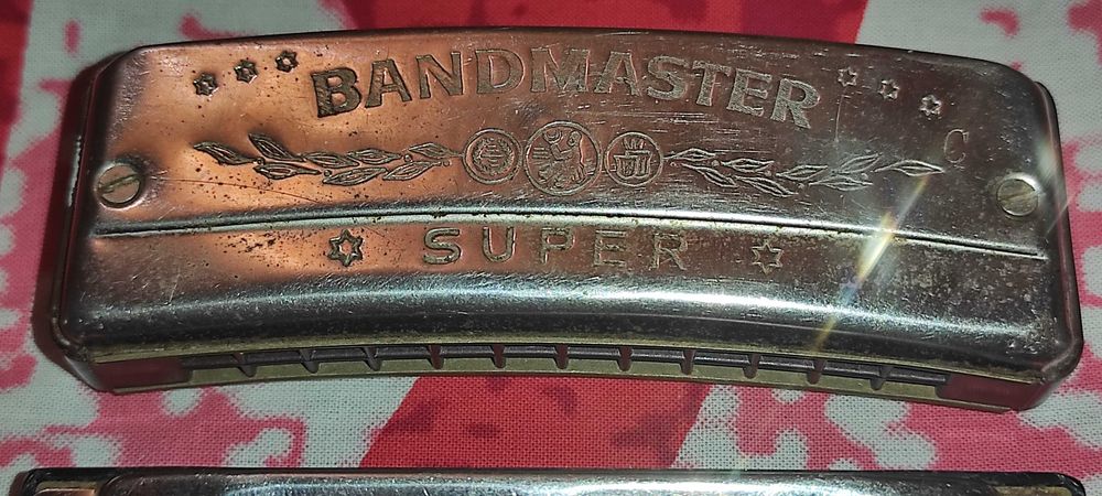 6 muzicure  4 HOHNER + 2 chinezesti