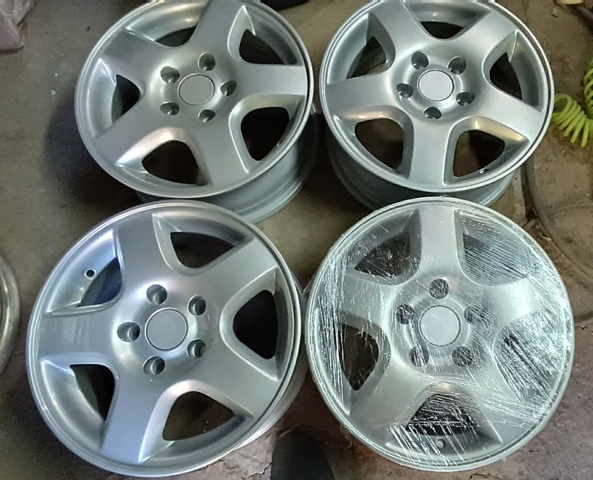 Продам диски литые на 15