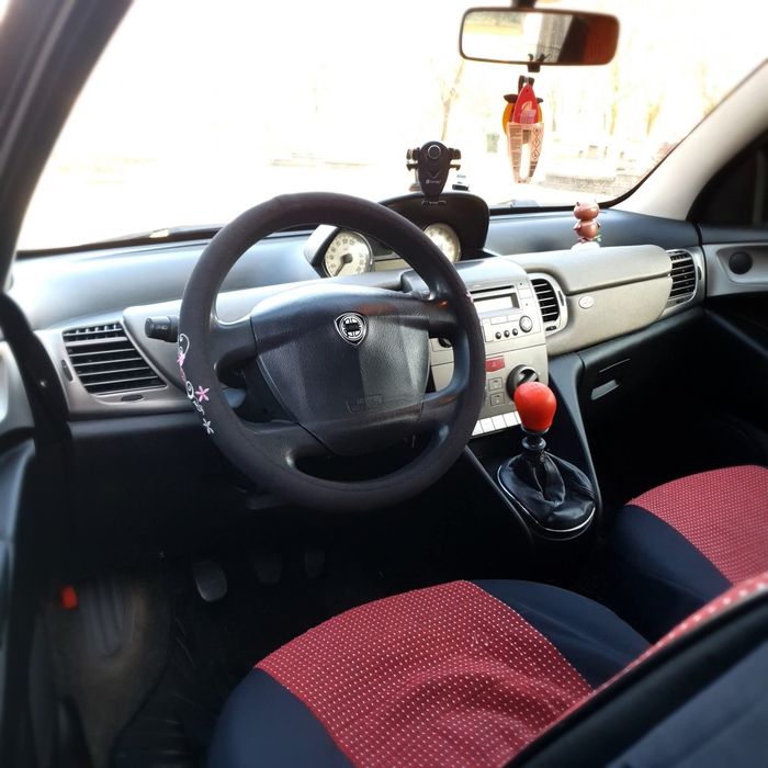 Lancia Ypsilon 1.4 Benzină
