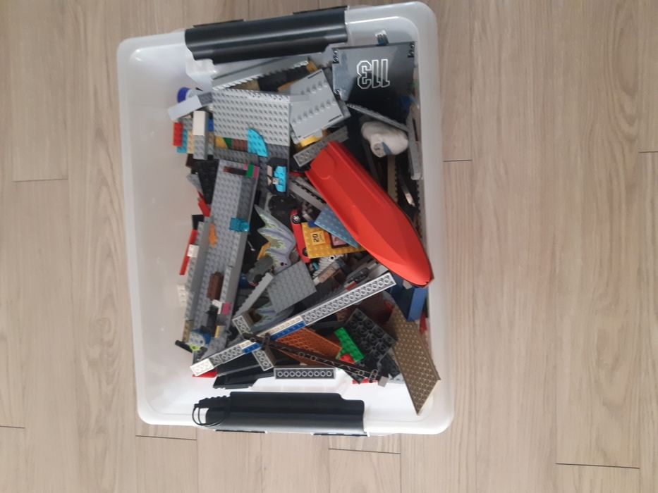 : Огромный набор LEGO (7.7 кг) .