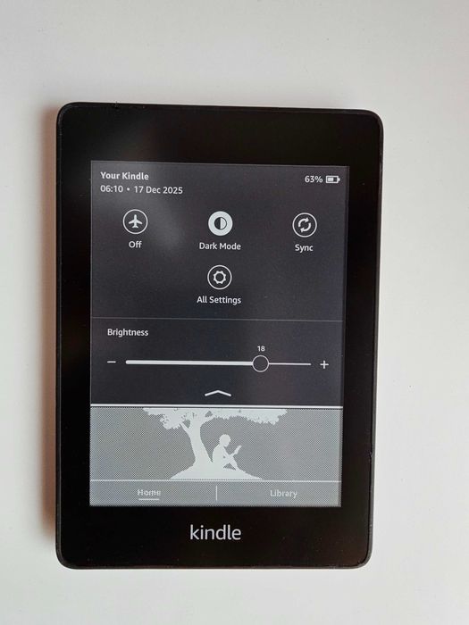 Kindle Paperwhite 4 10th. gen 8GB free Amazon account
