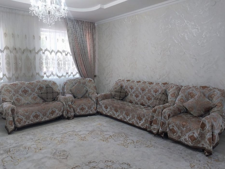Продам диваны с креслами