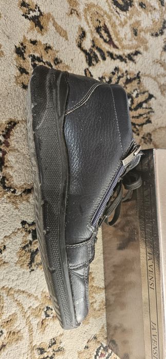 Продам мужские ботинки осень