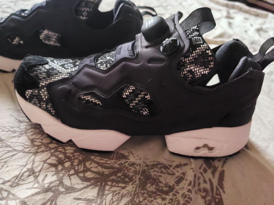 Дамски оргинални маратонки Reebok pump fury