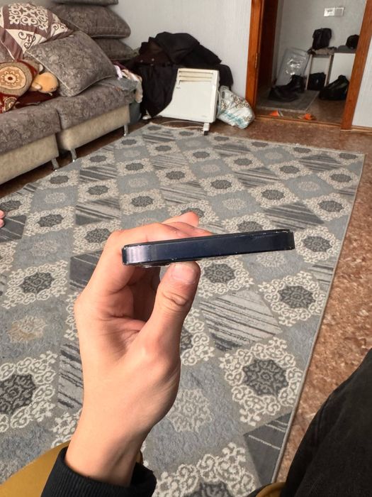 Продается айфон 12