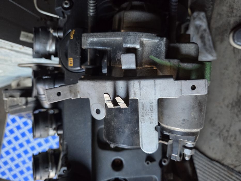 Запчасти на Passat b6 VaG стартер генератор  двигатель BVY