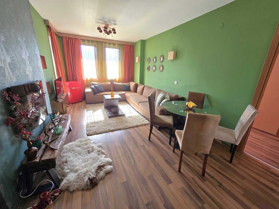 Елегантен тристаен апартамент с фронтална гледка към Пирин планина