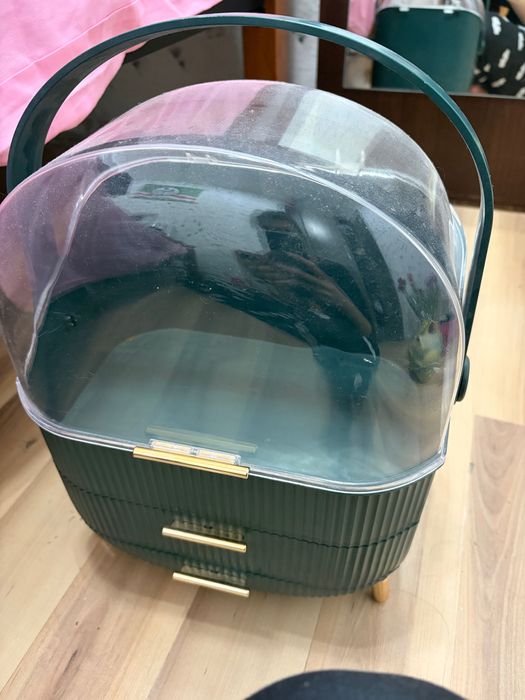 Продам косметический шкафчик