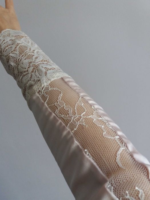 Нарядная блузка 42 размер