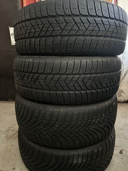 Set cauciucuri iarna 235 55 R19
