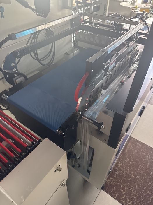 Avtomat qadoqlash uskunasi karobkalar uchun