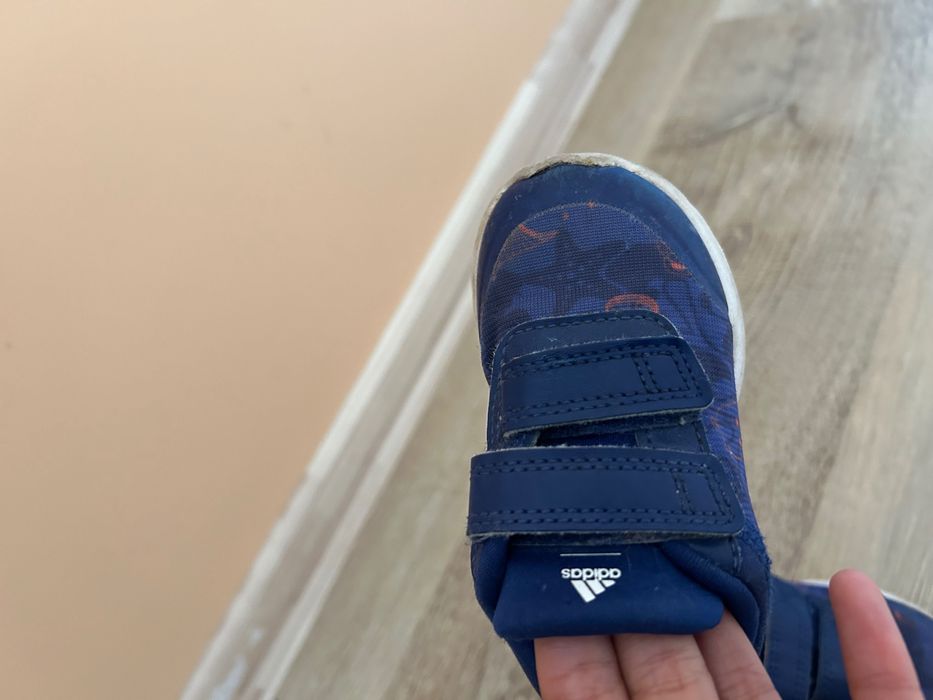 Маратонки adidas за деца