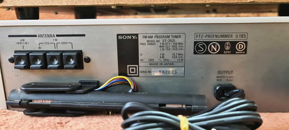 Sony TA-333 statie cu Wumetru pe leduri si Sony ST-242L tuner cu 3 lungimi de unda